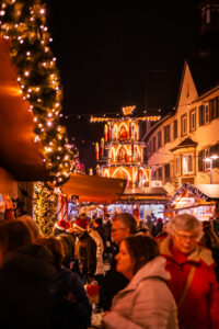 Ruedesheimer weihnachtsmarkt 02 weihnachtspyramideMiniatur