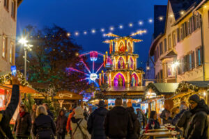 Ruedesheimer weihnachtsmarkt 05 Pyramide Krippe Riesenrad Miniatur